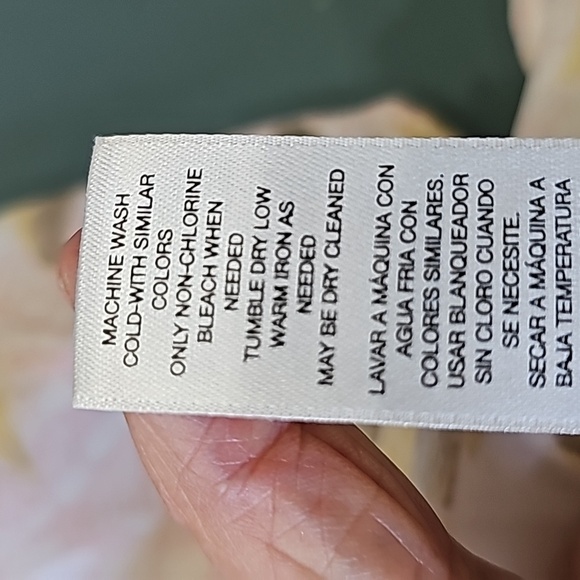 Chico's blouse, lovely colors. Size 1. V neck tab sleeves. Chiffon overlay. Love - Picture 11 of 11